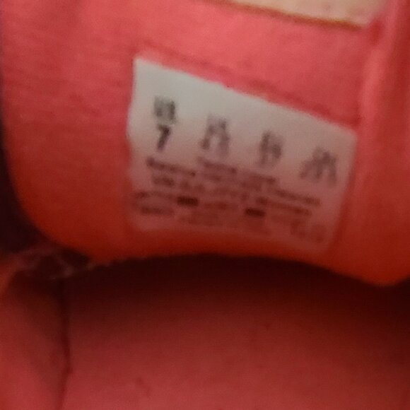 Vans Chukka Low Skater Sneakers Women's Sized 7 - Picture 9 of 9